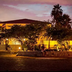Surf House Hostal